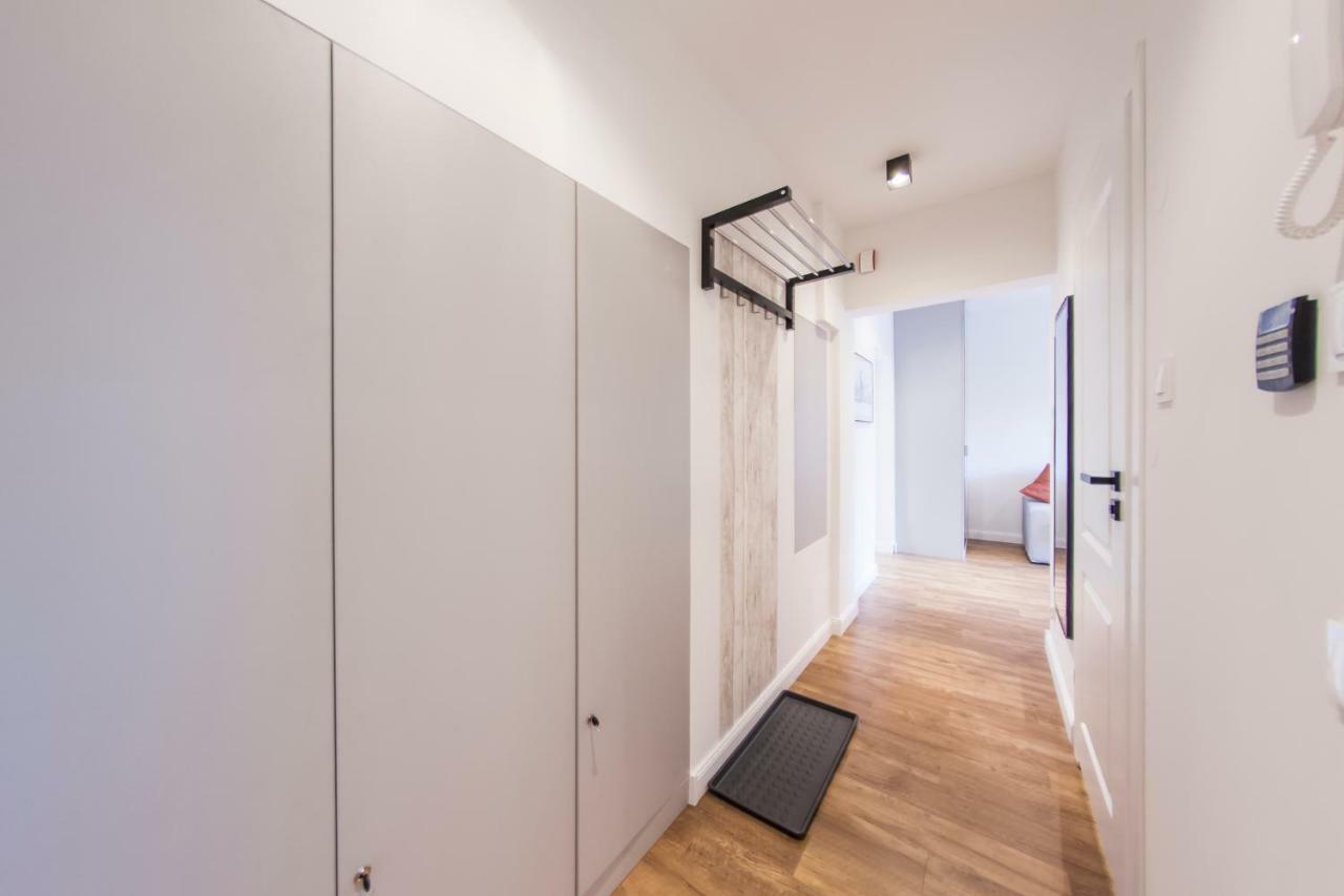 Family Luxury Comfort Old Town Apartament, 1-8, 2 Sypialnie I Salon, Parking W Cenie กดัญสก์ ภายนอก รูปภาพ